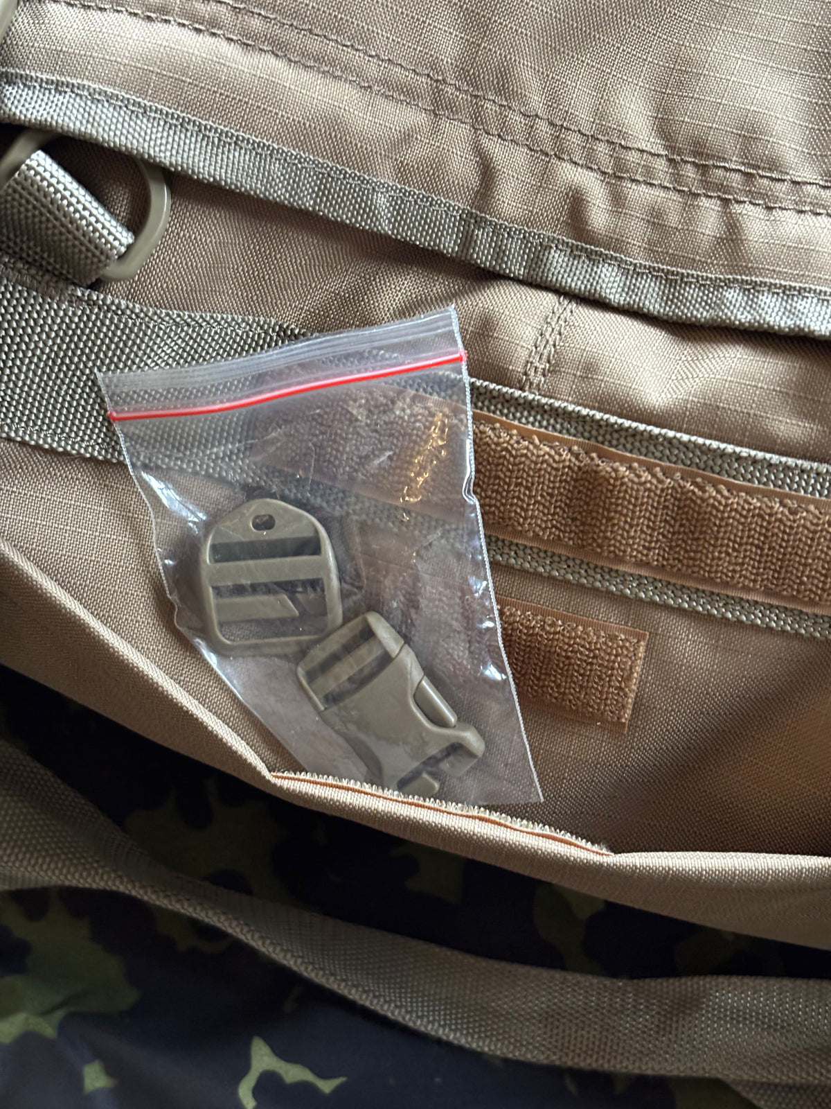 large M/17 bag with wheels and shoulder straps