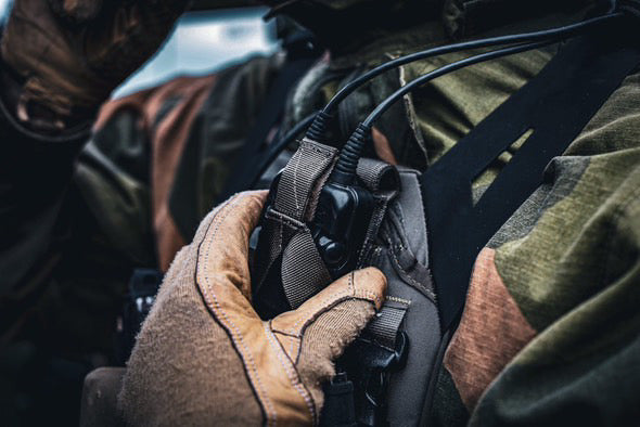 Molle retainer for 3M Peltor dual PTT