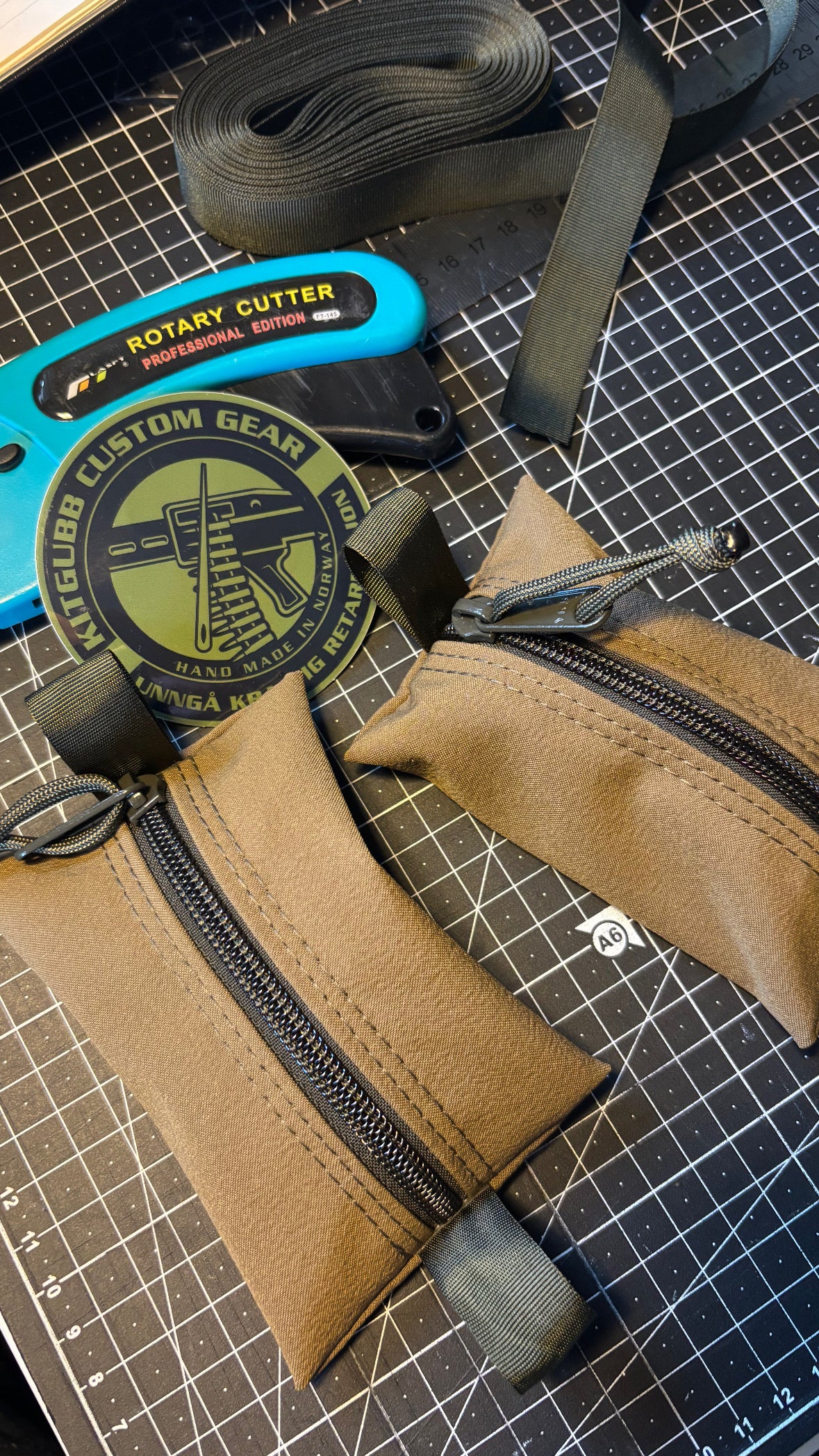 EDC stretch pouch