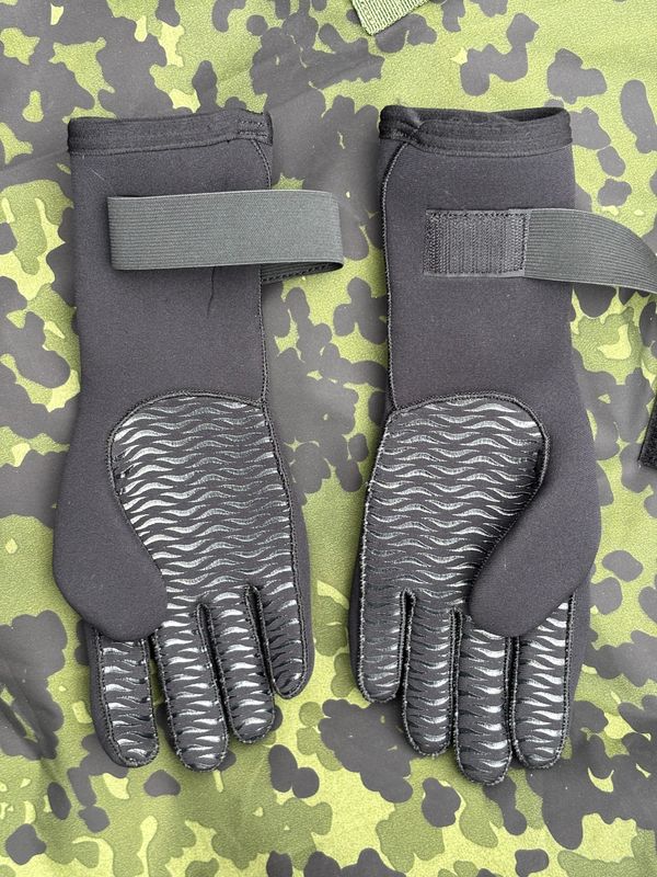BARE 5mm Gauntlet Glove