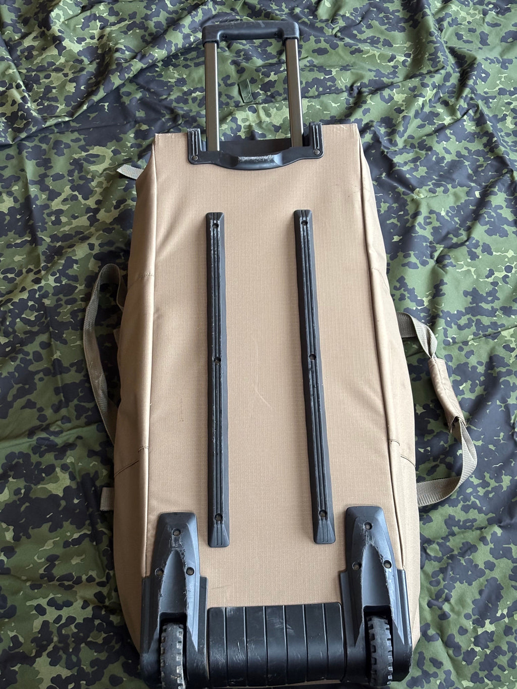 large M/17 bag with wheels and shoulder straps