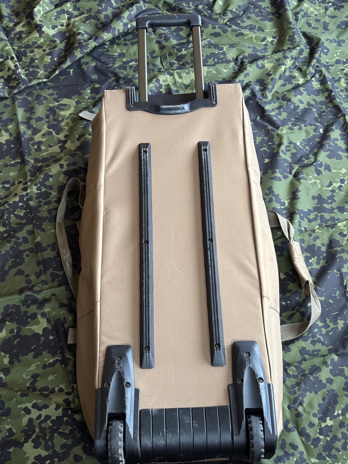 large M/17 bag with wheels and shoulder straps