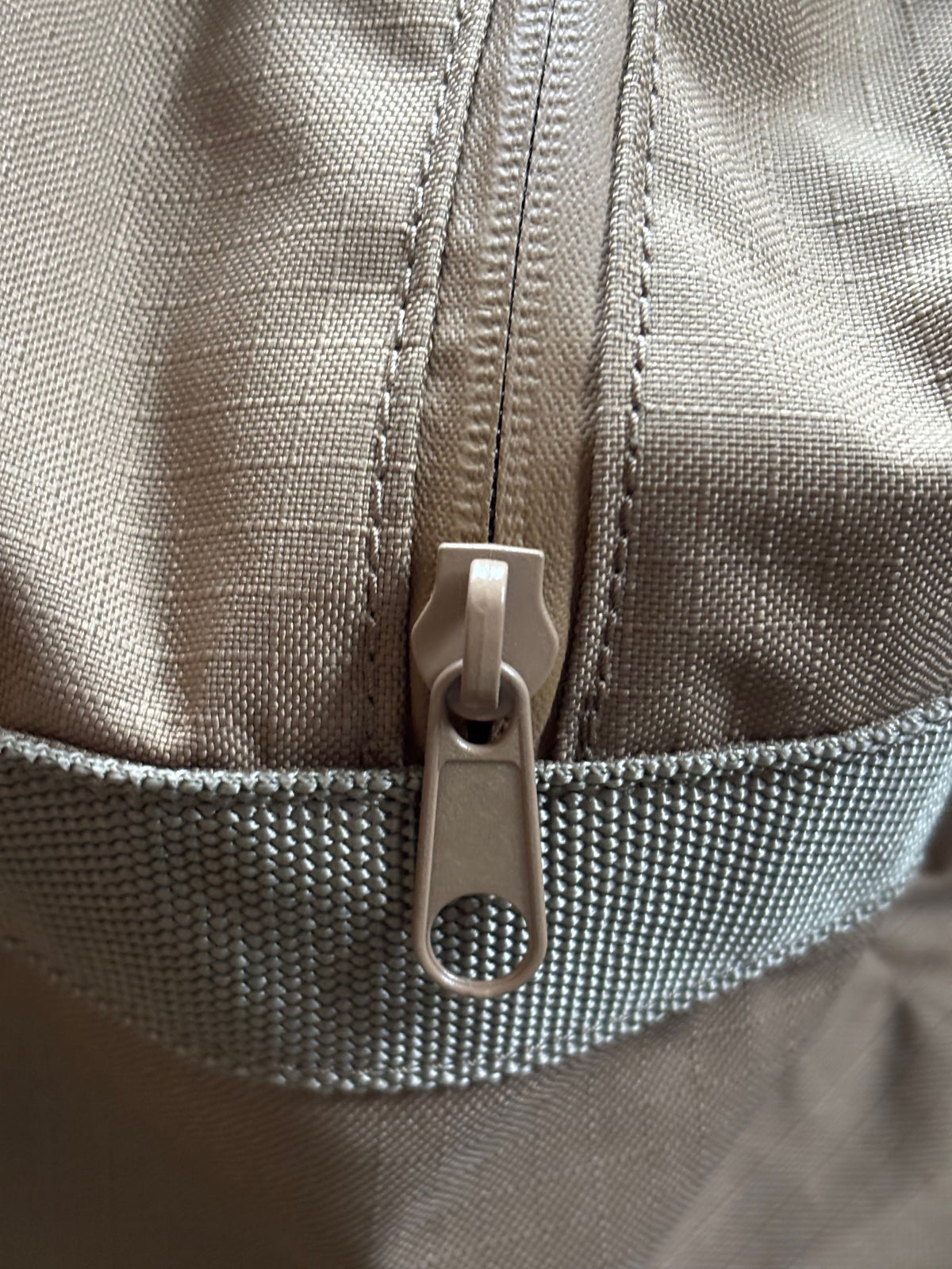 large M/17 bag with wheels and shoulder straps