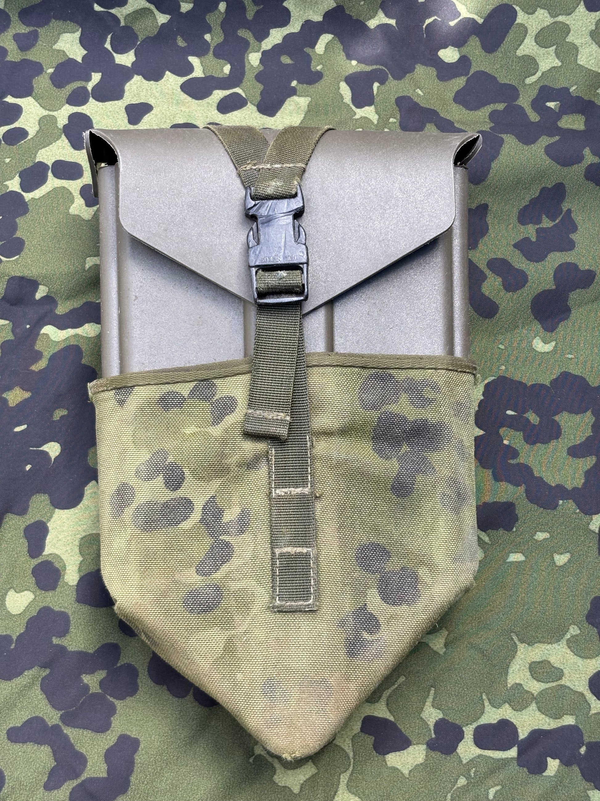 Glock field shovel with carriers