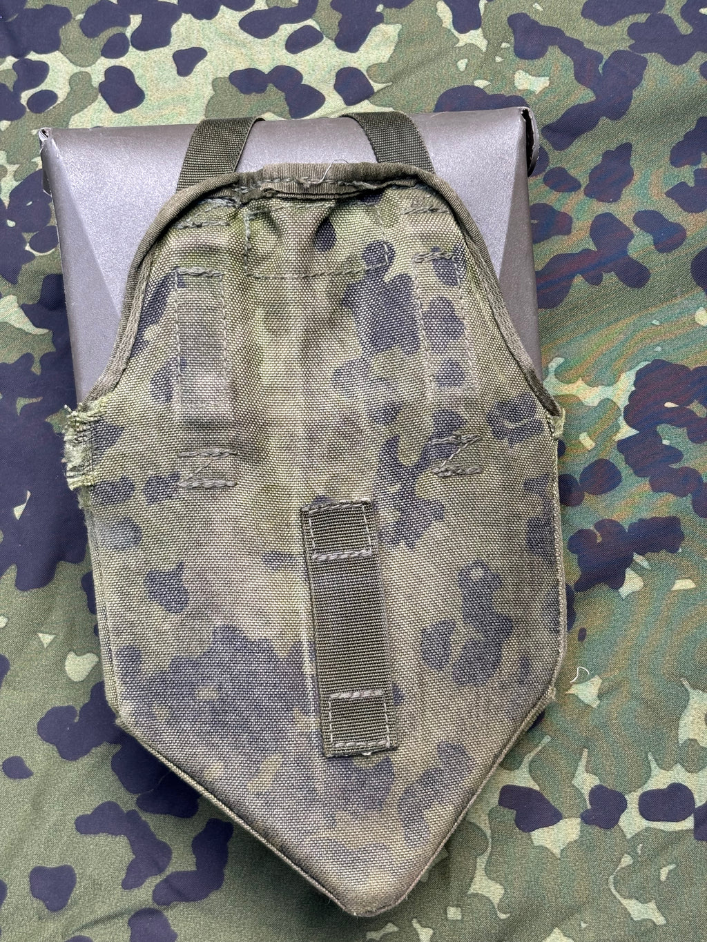 Glock field shovel with carriers