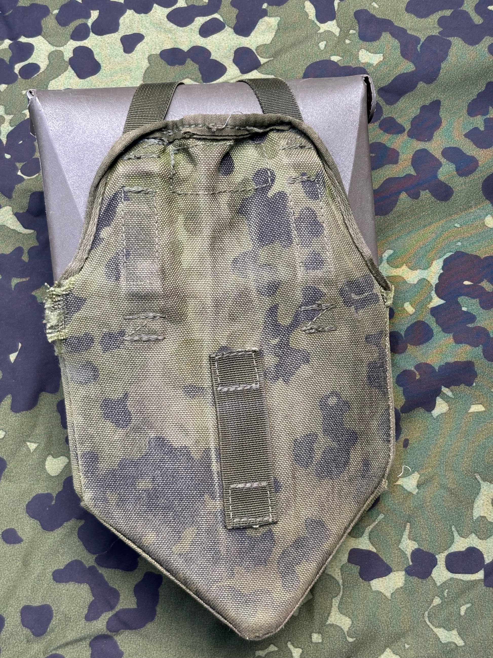 Glock field shovel with carriers