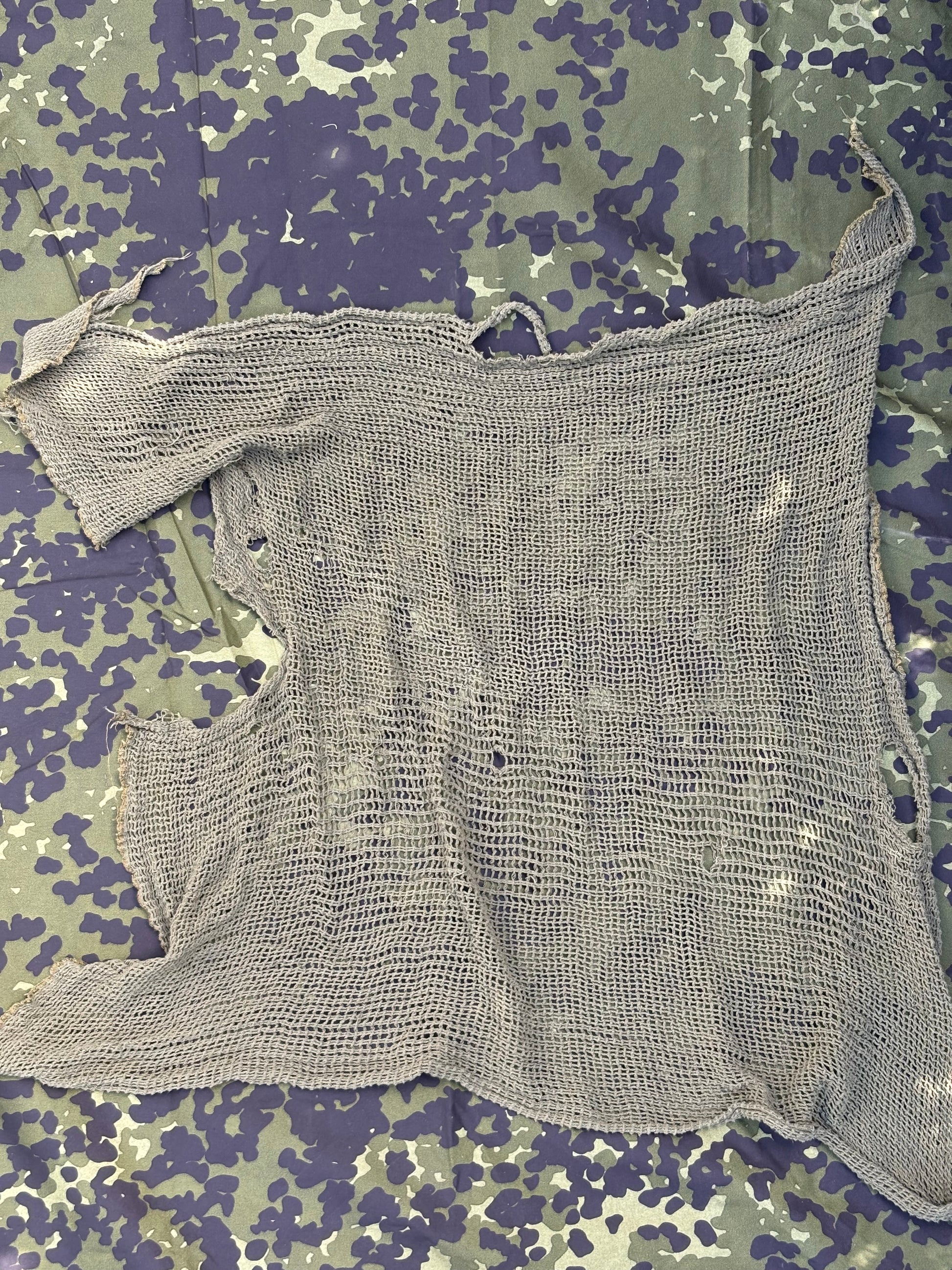Green camouflage net scarf
