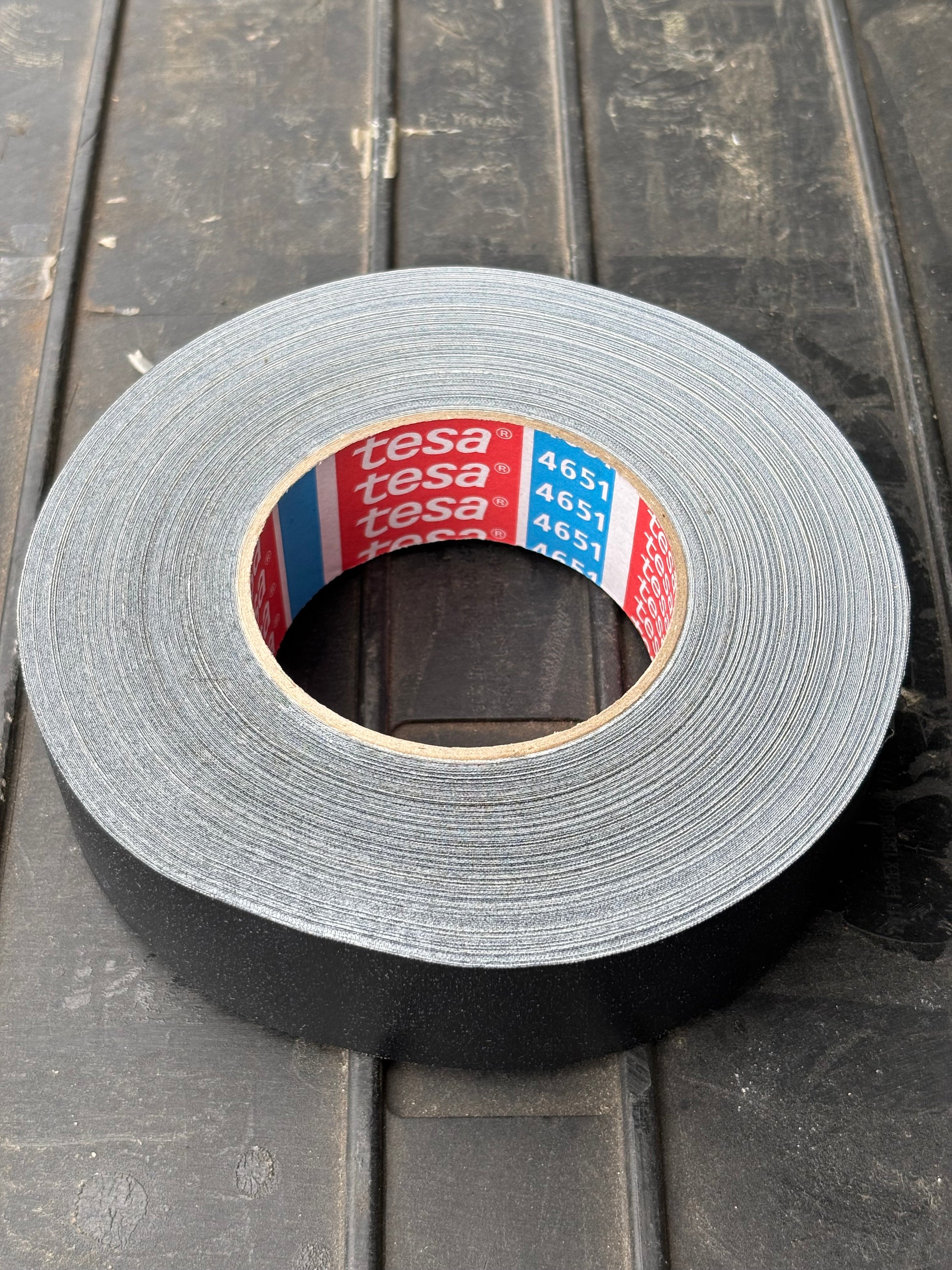 Black duct tape, Tesa