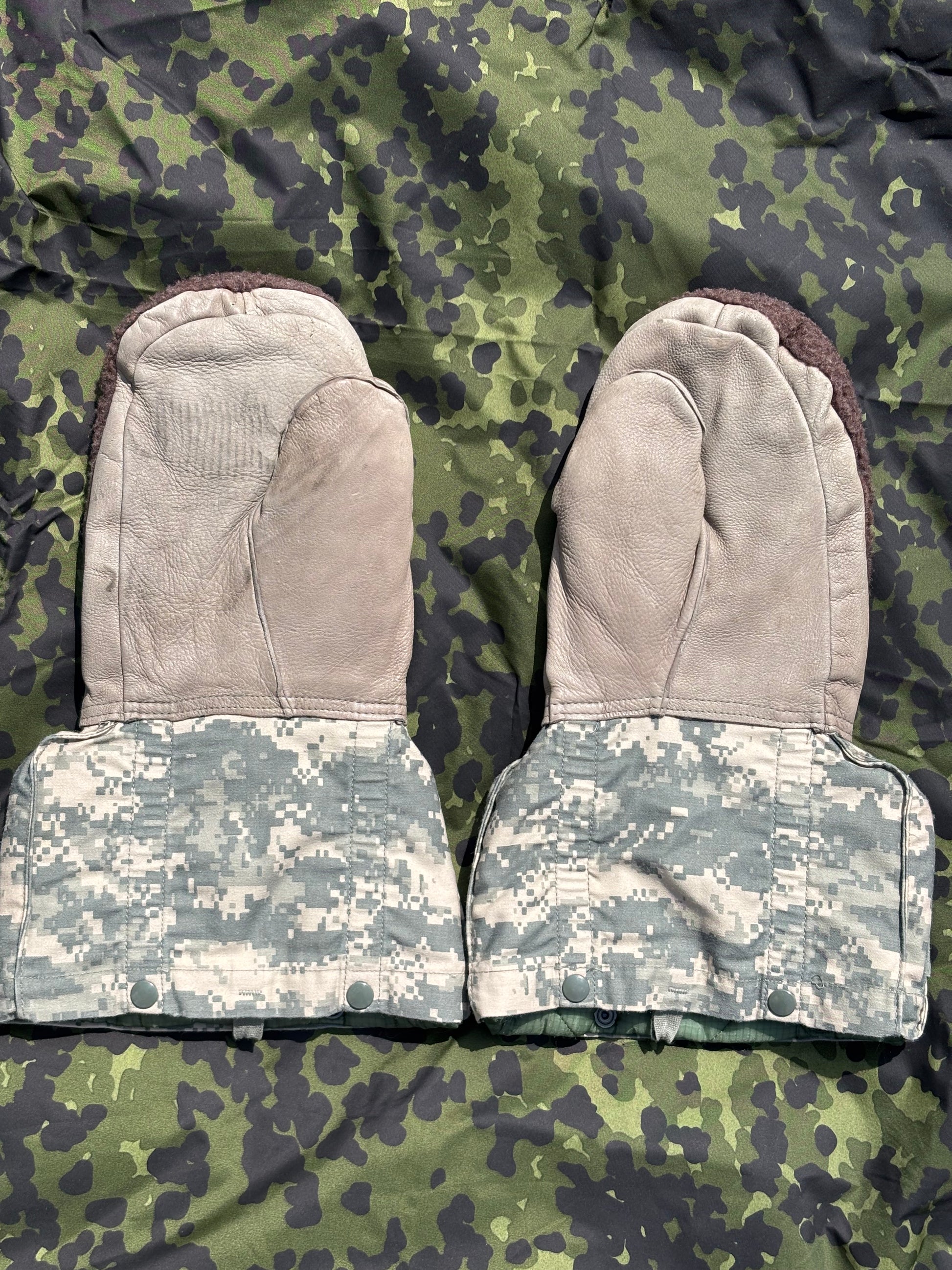 US Army extreme cold weather mittens, UCP