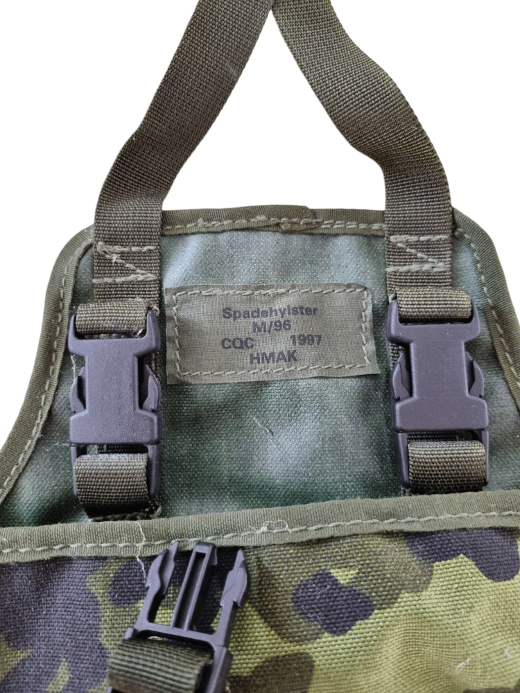 M/96 field shovel carrier